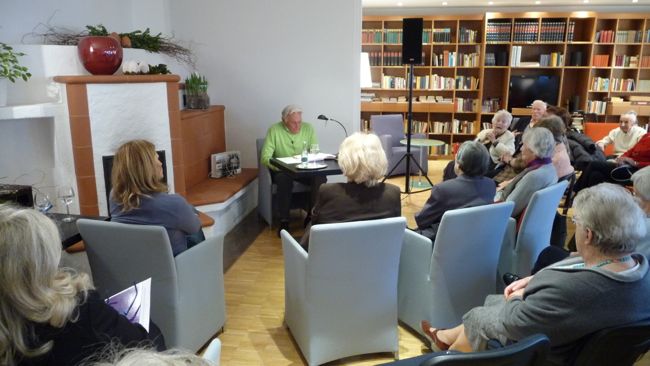 Zuhören macht Spaß:  Heinz Raith liest aus seiner Biografie „Mehr geht nicht!“